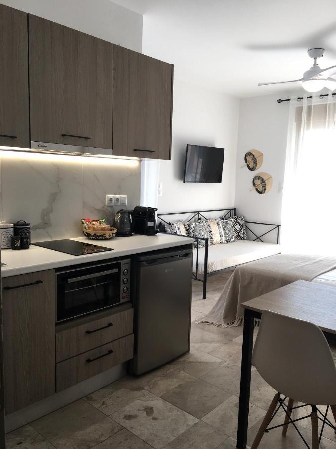 Anastasia Luxury Suites 2 Толон Екстериор снимка