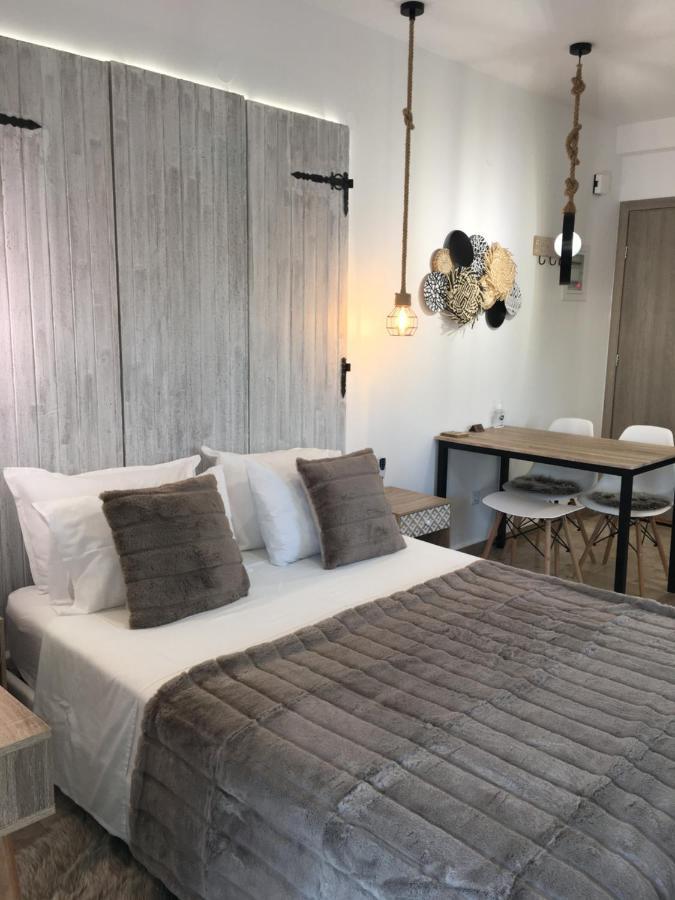 Anastasia Luxury Suites 2 Толон Екстериор снимка